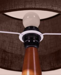Lampe Bahia en bois et lin naturel avec design minimaliste et écoresponsable