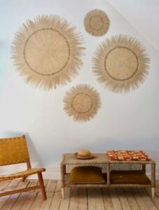 Bout de lit artisanal en fibres naturelles du Malawi, tressé à la main.