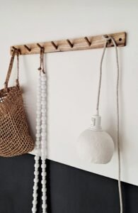 Baladeuse Lune en papier mâché recyclé et lin naturel, faite main en France.