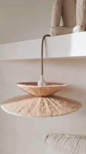 Baladeuse Lina en mohair et lin naturel, luminaire fait main en France.