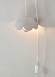 Baladeuse artisanale en lin naturel et grège, faite main en France.