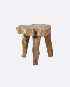 Table d’appoint ERUPTA en racine de teck recyclé, finition à base d’eau sans produits chimiques, fabriquée de manière artisanale pour un mobilier durable et éthique.