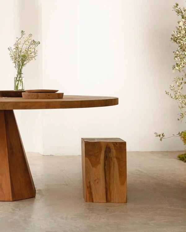 Tabouret en Teck Recyclé SOLID – Mobilier Artisanale Durable