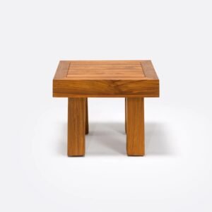 Table basse extérieure en bois de teck recyclé, design artisanal, finition naturelle